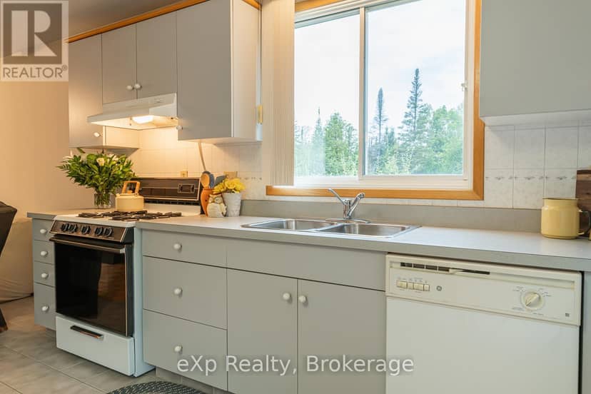 27 Bell Drive — photo 13 of 40
