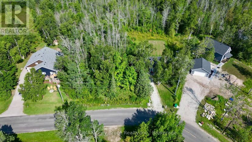 Part 28 Maple Drive — photo 2 of 22