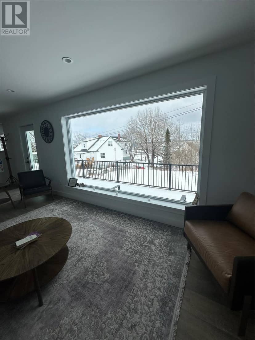 12 Churchill Avenue — photo 10 of 21