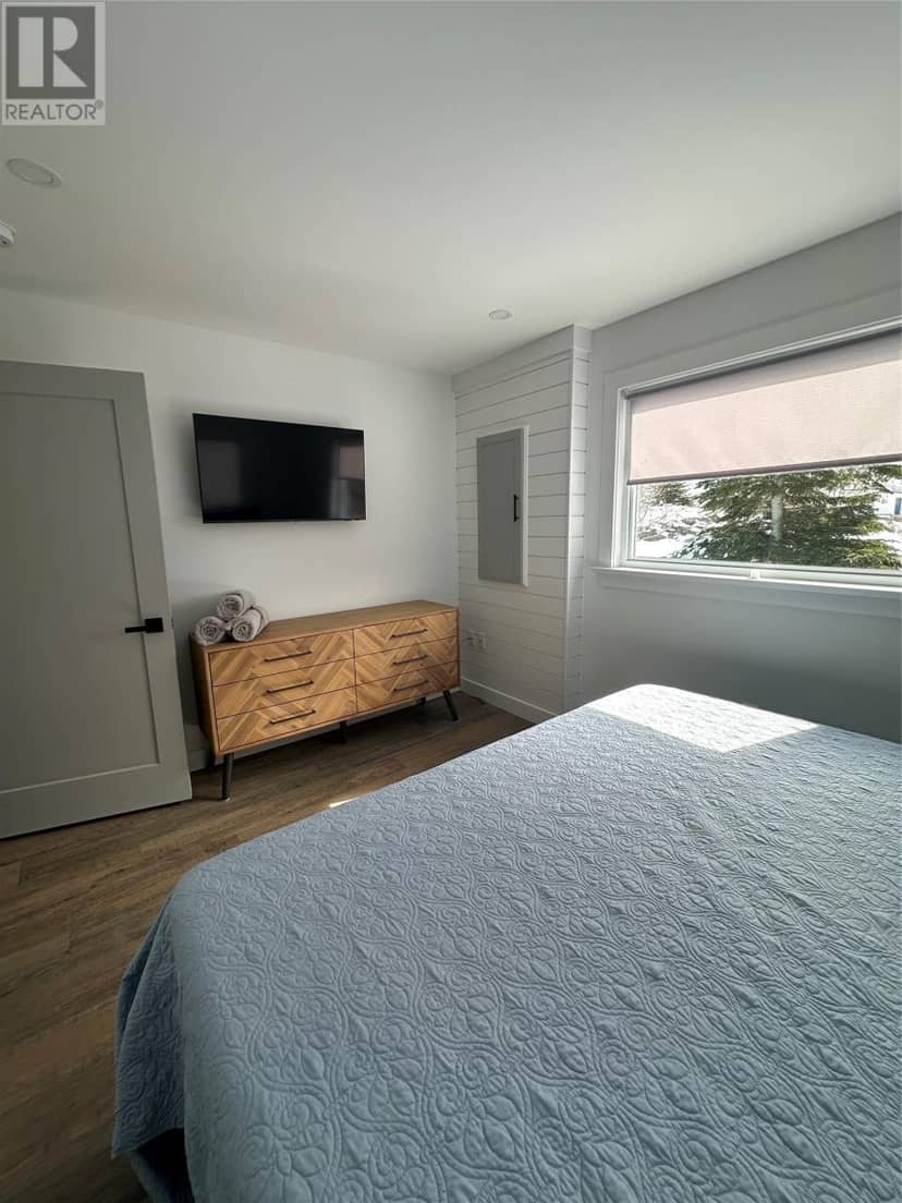 12 Churchill Avenue — photo 15 of 21