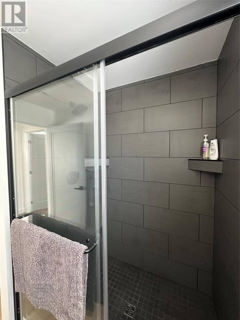 12 Churchill Avenue — photo 19 of 21
