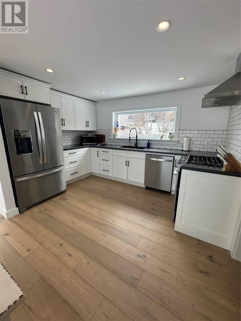 14 Churchill Avenue — photo 10 of 26