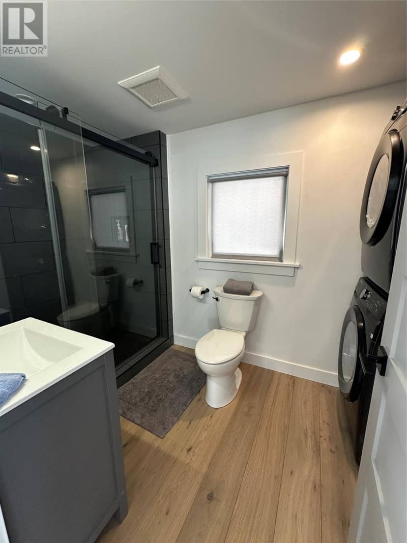 14 Churchill Avenue — photo 13 of 26
