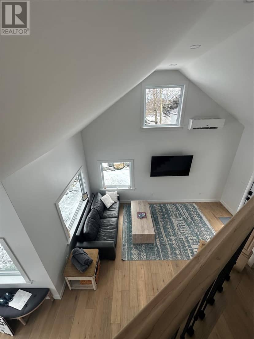 14 Churchill Avenue — photo 16 of 26