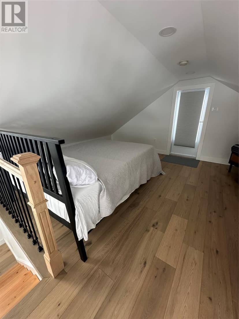 14 Churchill Avenue — photo 18 of 26