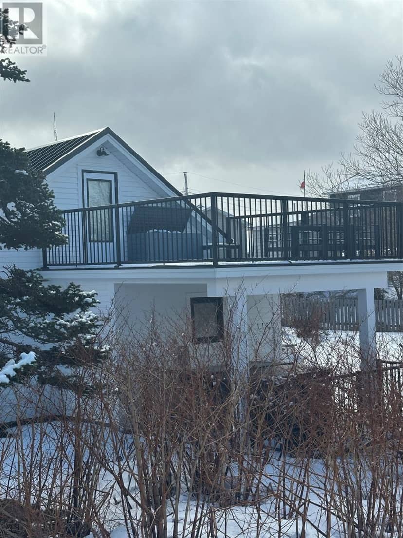 14 Churchill Avenue — photo 2 of 26