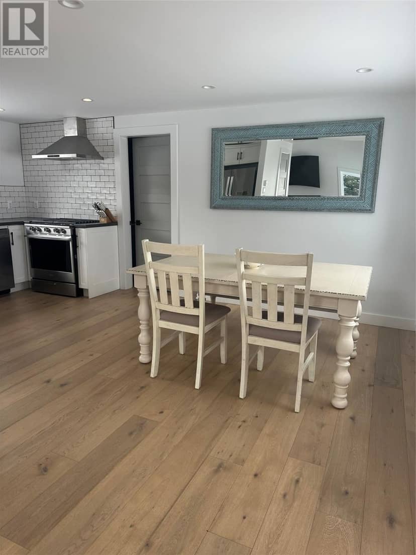 14 Churchill Avenue — photo 7 of 26