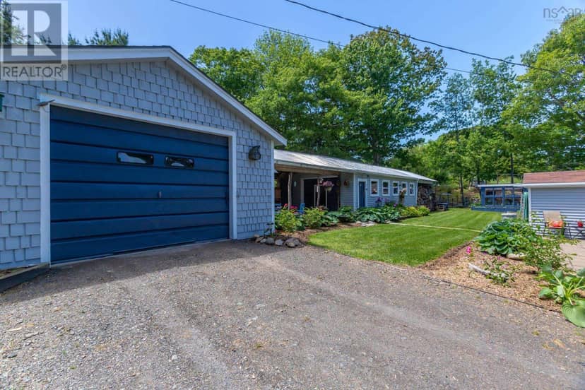 1070 River Road, Bear River, photo 4