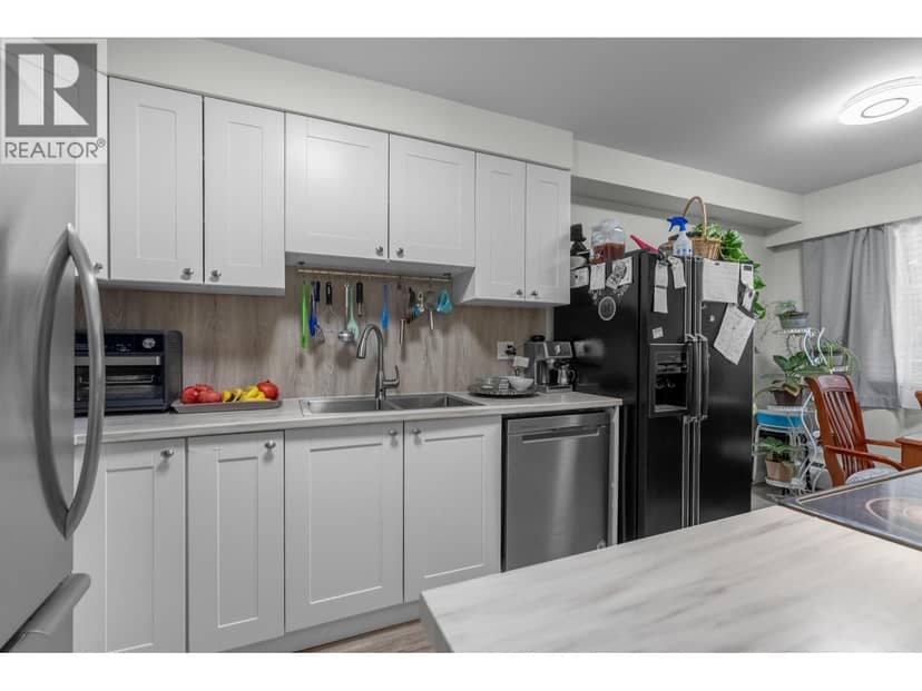 101 515 ELEVENTH STREET, New Westminster, photo 2