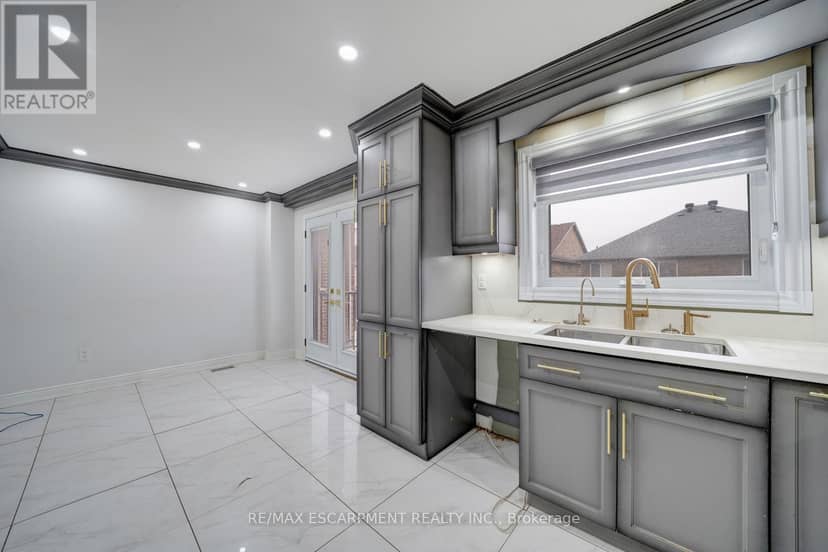 84 Andriana Crescent — photo 10 of 40