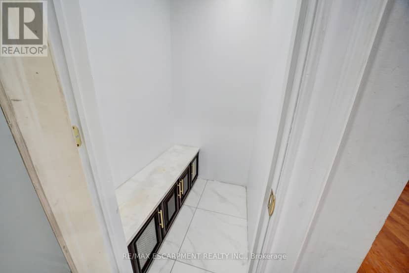 84 Andriana Crescent — photo 11 of 40
