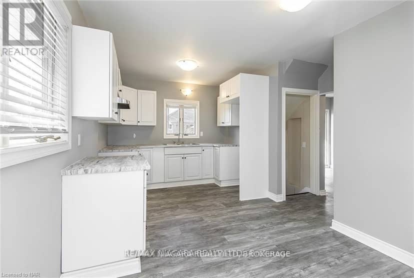 120 Elizabeth Street — photo 17 of 37
