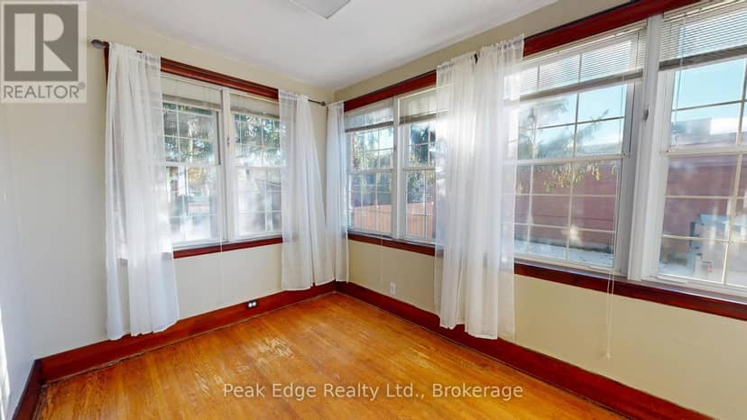 477 12th Avenue — photo 9 of 39