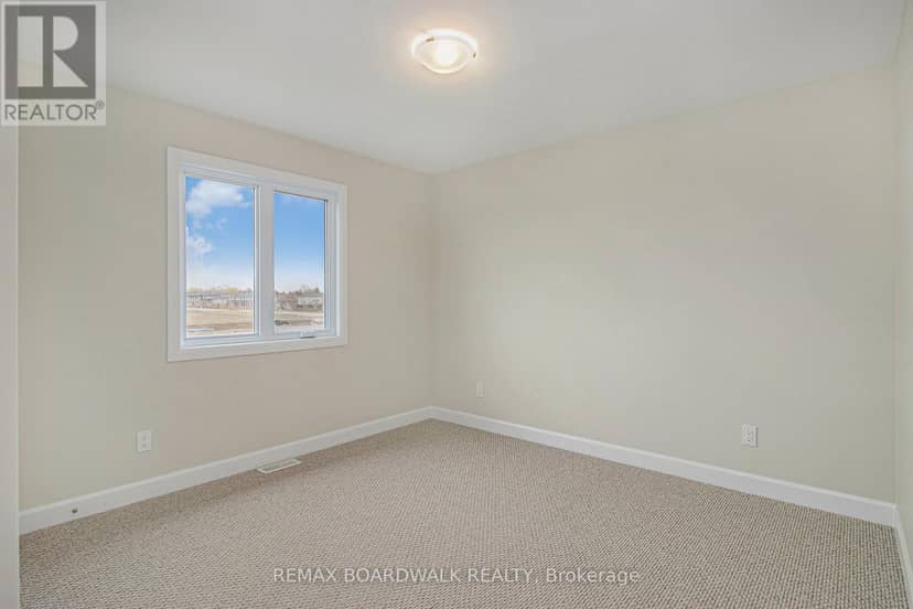 1145 Montblanc Crescent — photo 11 of 14