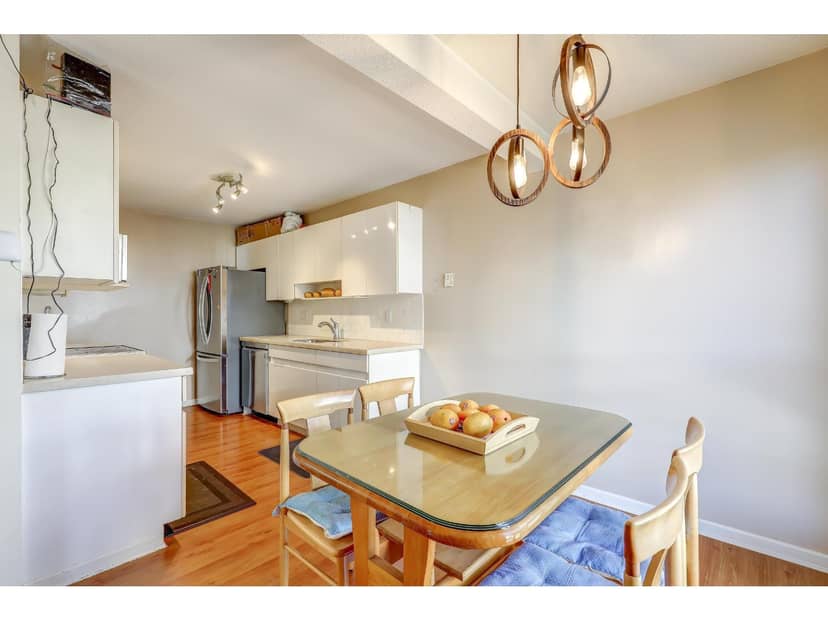 210 14980 101A AVENUE, Surrey, photo 4