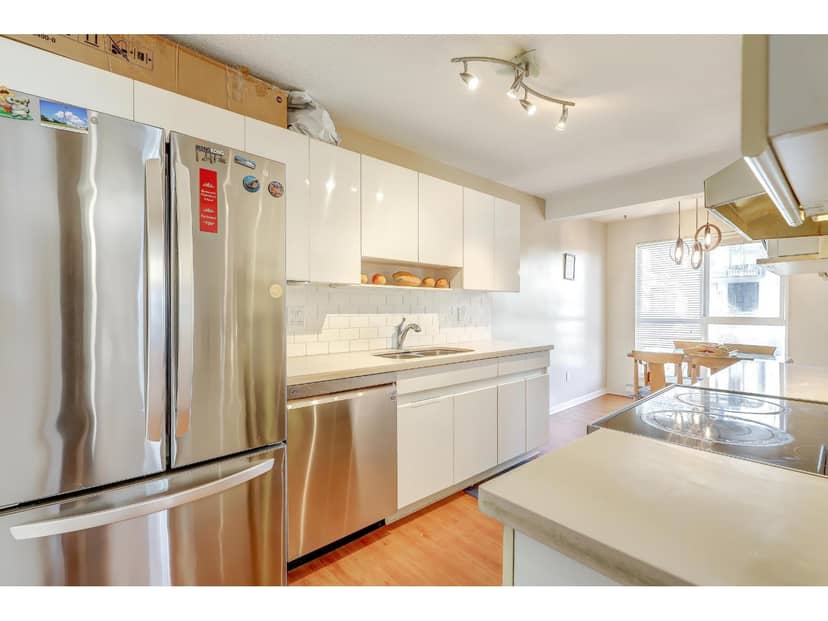 210 14980 101A AVENUE, Surrey, photo 5
