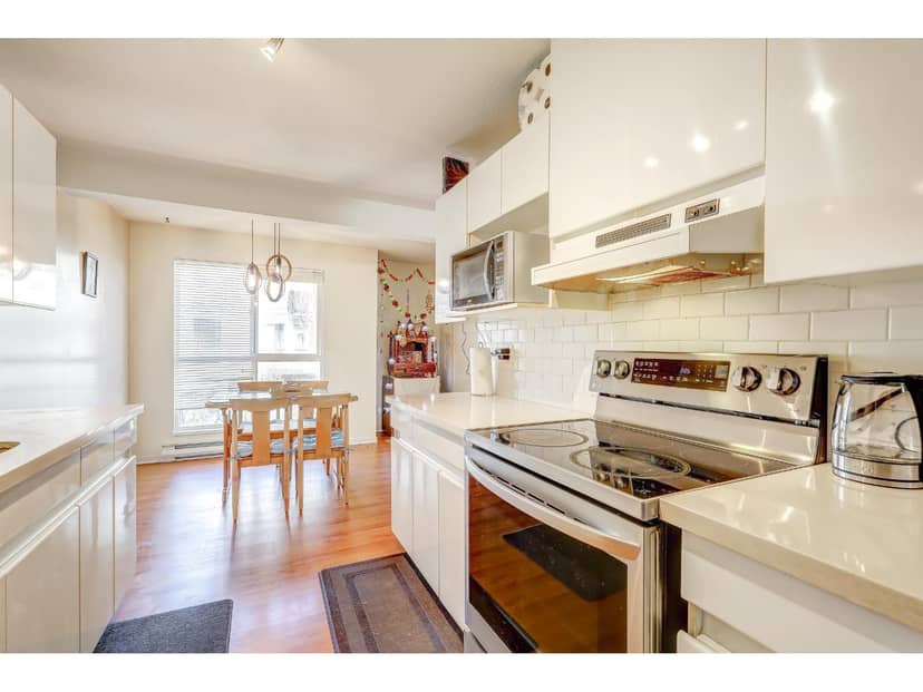 210 14980 101A AVENUE, Surrey, photo 6