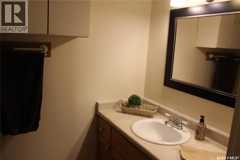1533 Thorn CRESCENT — photo 14 of 18