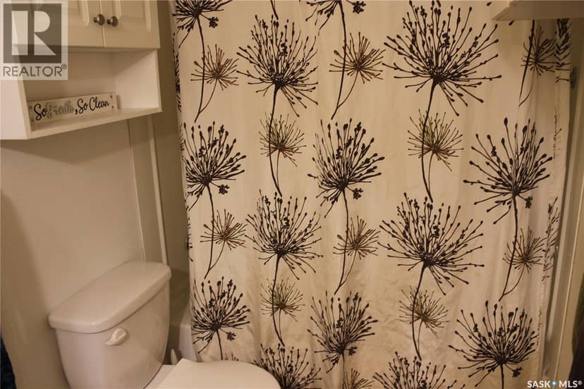 1533 Thorn CRESCENT — photo 15 of 18