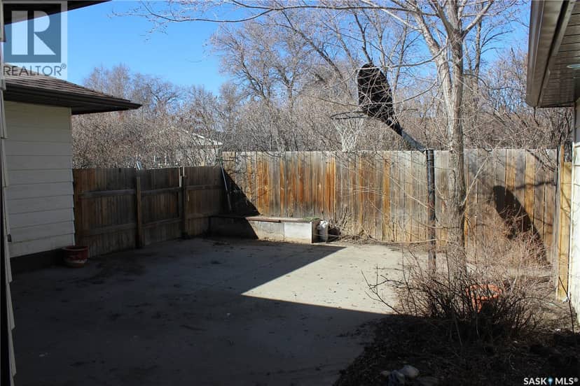 1533 Thorn CRESCENT — photo 18 of 18