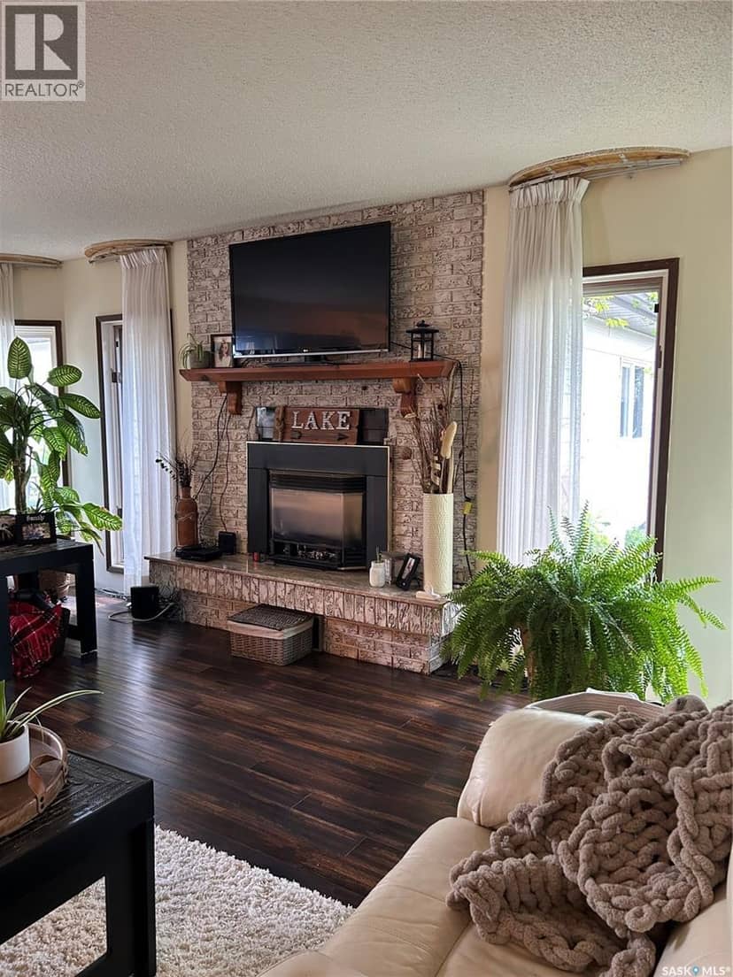 1533 Thorn CRESCENT — photo 8 of 18