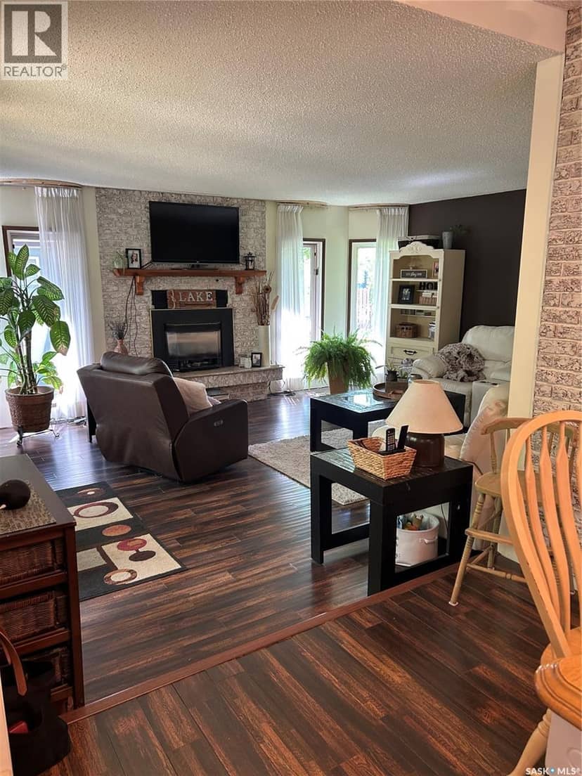 1533 Thorn CRESCENT — photo 9 of 18