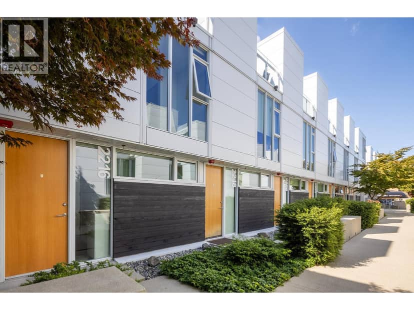 2216 WILLOW STREET, Vancouver