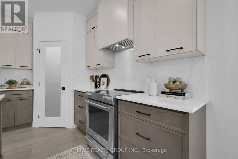 64 - 101 Meadowlily Road S — photo 11 of 40