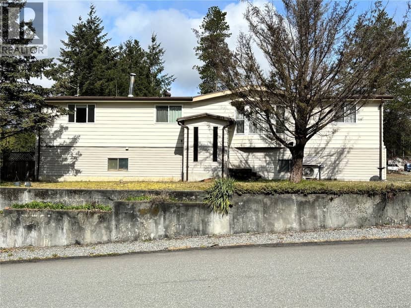 419 Golden Hinde Pl, Gold River