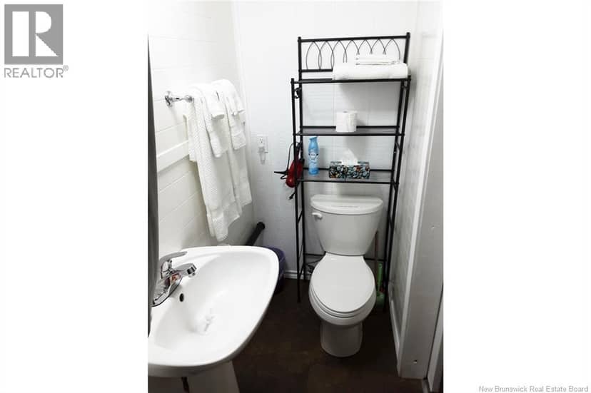19 Delong Lane — photo 32 of 40