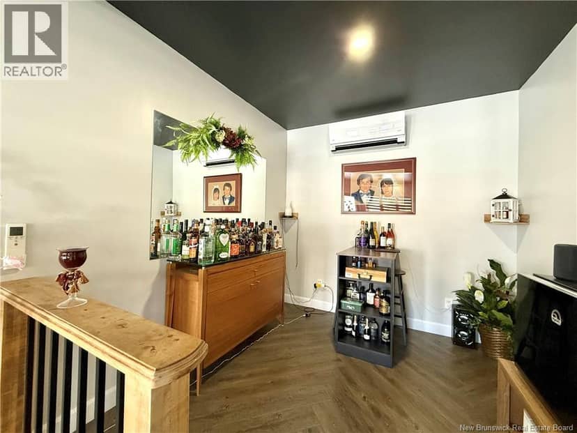 2116 Commerciale Street — photo 12 of 26