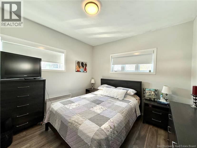 2116 Commerciale Street — photo 16 of 26