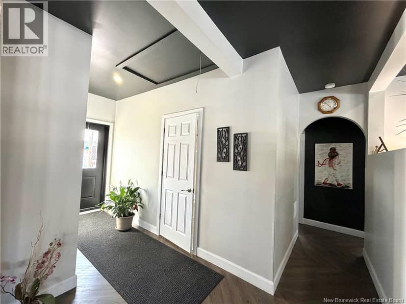 2116 Commerciale Street — photo 15 of 26