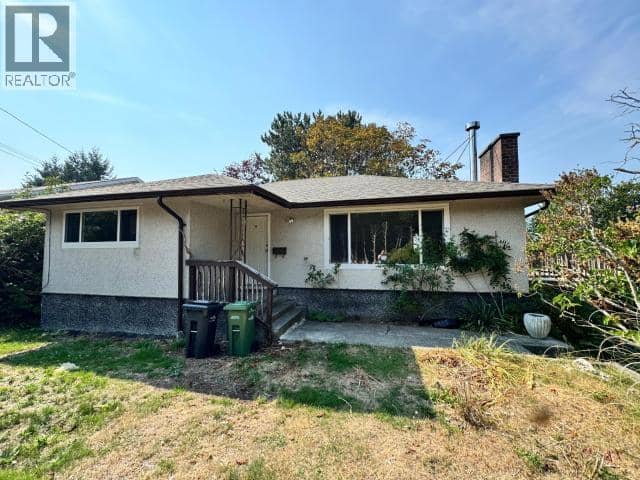 4635 FERNWOOD AVE, Powell River