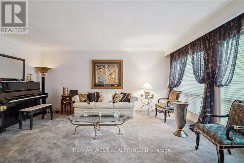 190 Sandys Drive — photo 4 of 22
