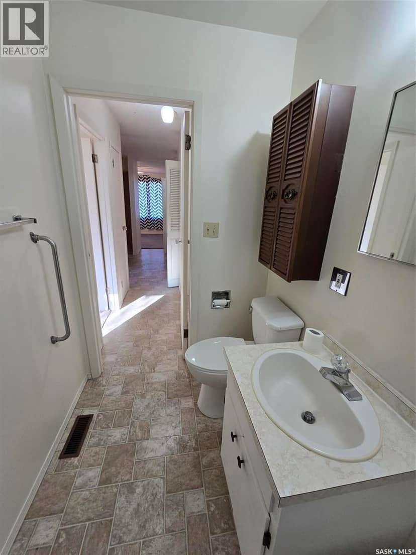 413 - 415 Calgary STREET — photo 19 of 29