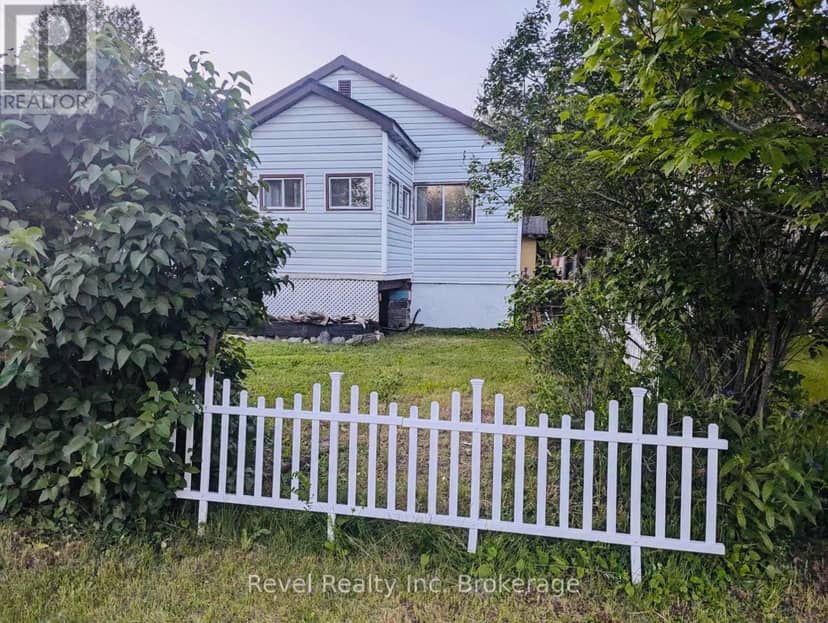 214 Fotheringham Avenue, Atikokan, photo 2