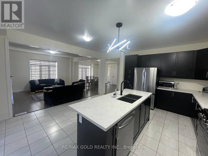 537 Veterans Drive — photo 7 of 40