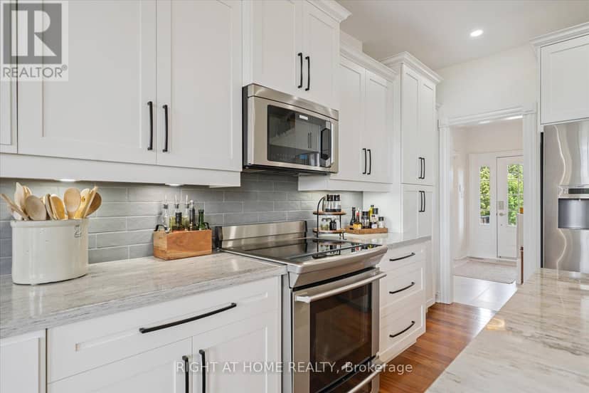 7 Clyde Court — photo 14 of 40