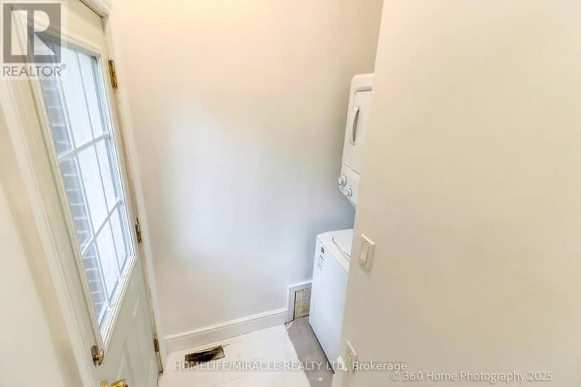 106 Johnston Avenue — photo 24 of 25