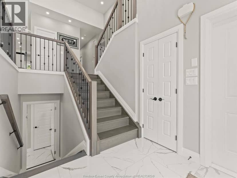 1320 GRAND MARAIS ROAD East — photo 4 of 40