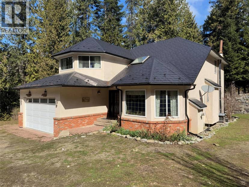 2300 Old Salmo Road, Fruitvale