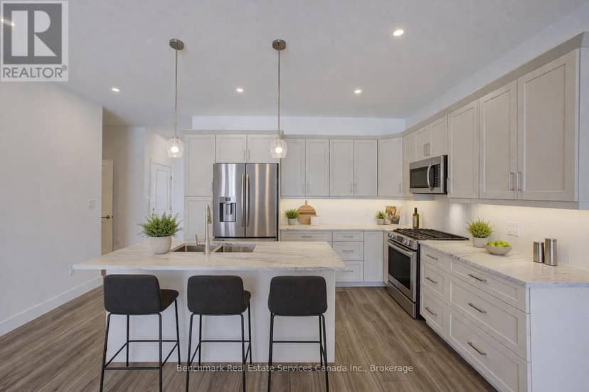 62 Cavalier Crescent — photo 4 of 23