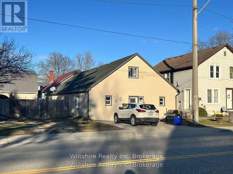 324 Broadway Street — photo 1 of 19