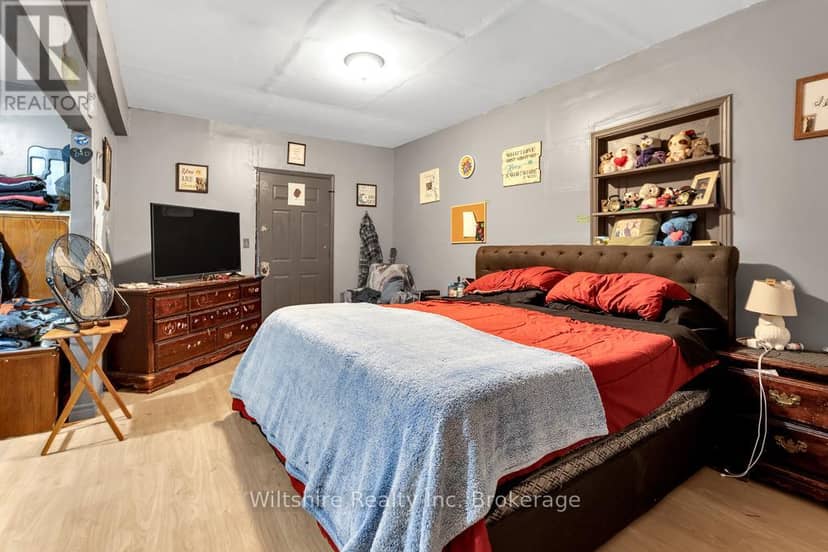 324 Broadway Street — photo 3 of 19
