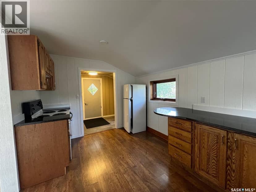 311 1st STREET W, Wilkie, photo 2