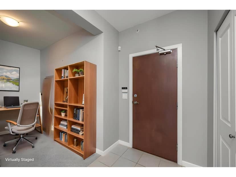 430 15380 102A AVENUE, Surrey, photo 2
