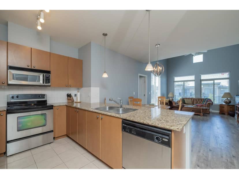 430 15380 102A AVENUE, Surrey, photo 4