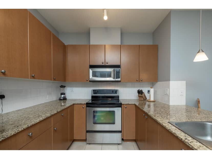 430 15380 102A AVENUE, Surrey, photo 5
