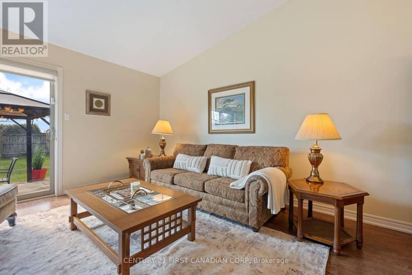 21 - 19 Somerset Drive — photo 17 of 36